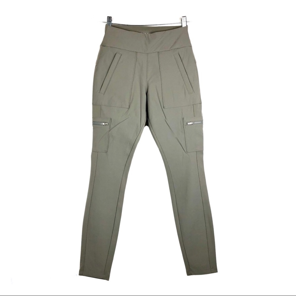Athleta Headlands Hybrid Cargo Tight Light Gray